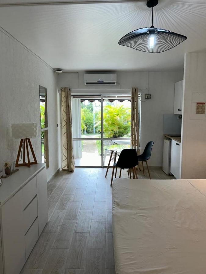 Superbe Studio Avec Piscine, Au Coeur De La Marina! Village Soleil ! Proche Aeroport & Ferry Le Gosier  Kültér fotó