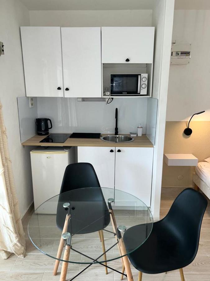 Superbe Studio Avec Piscine, Au Coeur De La Marina! Village Soleil ! Proche Aeroport & Ferry Le Gosier  Kültér fotó