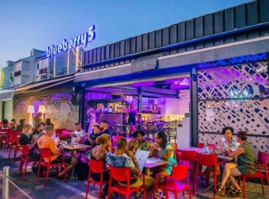 Superbe Studio Avec Piscine, Au Coeur De La Marina! Village Soleil ! Proche Aeroport & Ferry Le Gosier  Kültér fotó
