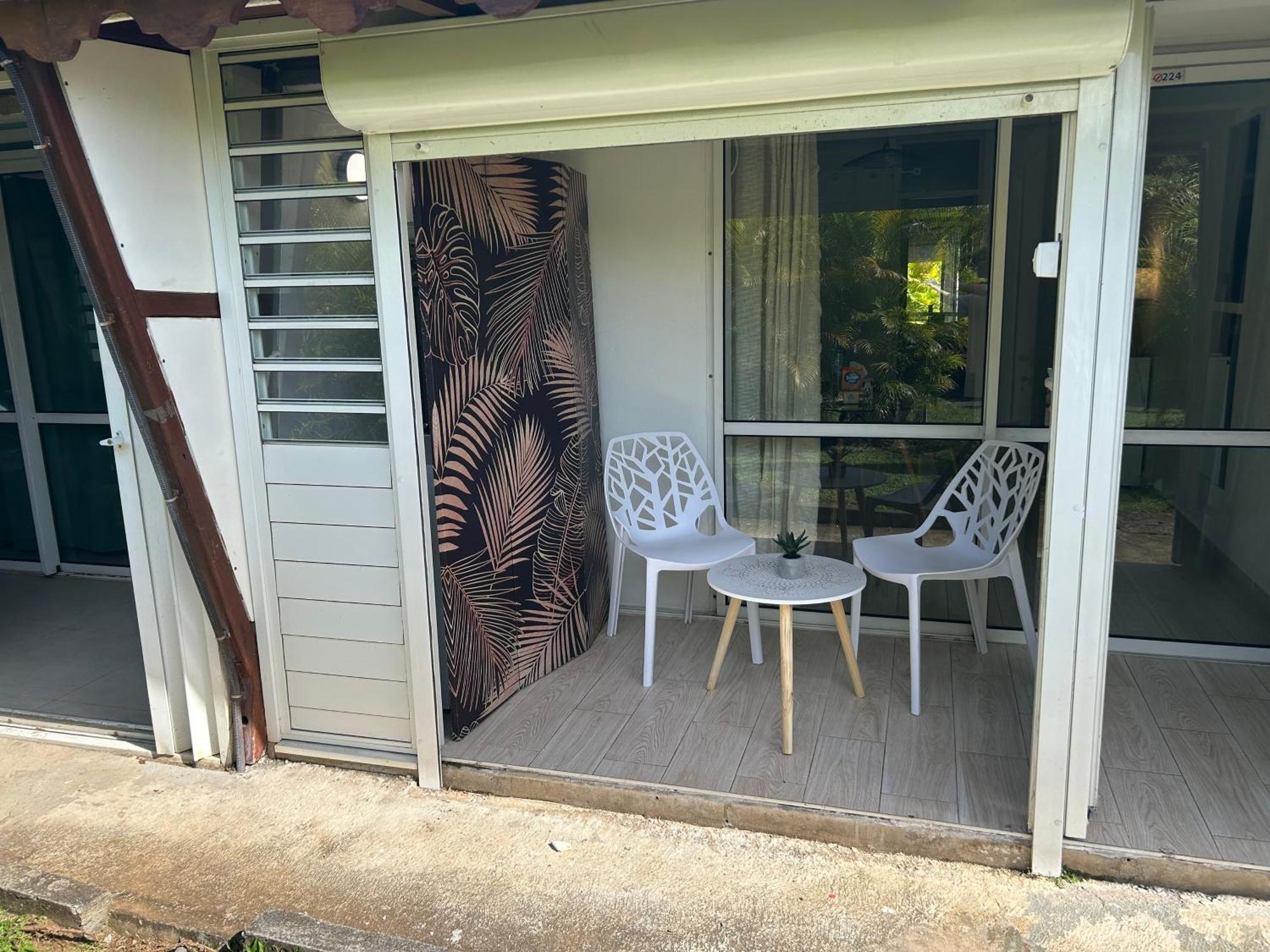 Superbe Studio Avec Piscine, Au Coeur De La Marina! Village Soleil ! Proche Aeroport & Ferry Le Gosier  Kültér fotó