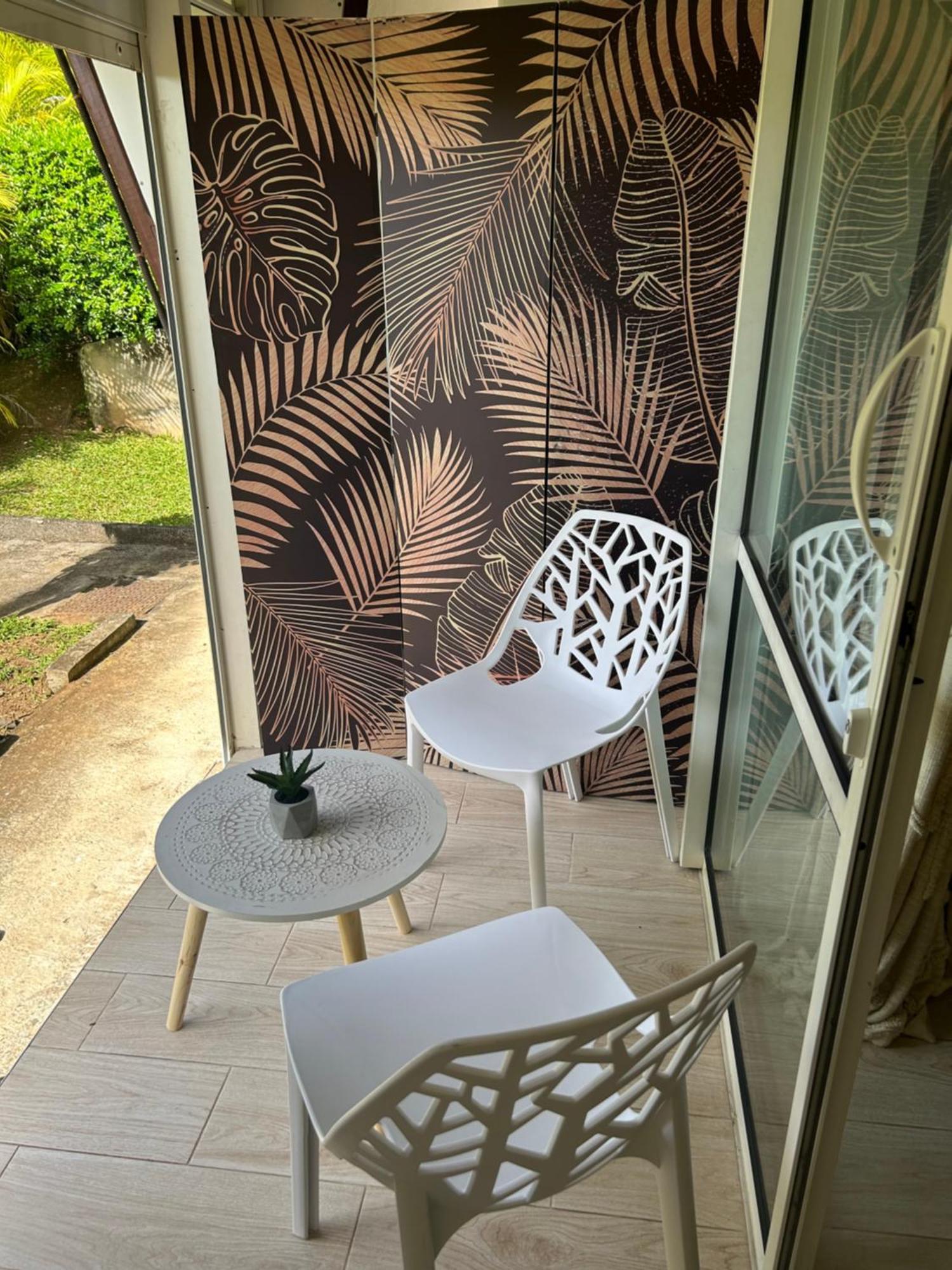 Superbe Studio Avec Piscine, Au Coeur De La Marina! Village Soleil ! Proche Aeroport & Ferry Le Gosier  Kültér fotó
